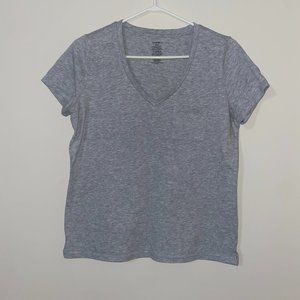 Basic Grey V-neck t-shirt
